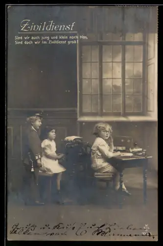 AK Junge und zwei Mädchen im Zivildienst