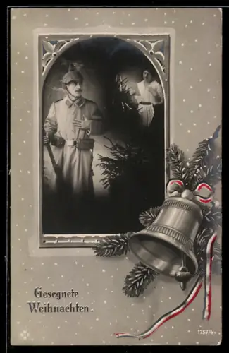 AK Frau mit Brief von Soldaten, Glocke, Weihnachtsgruss, Passepartout