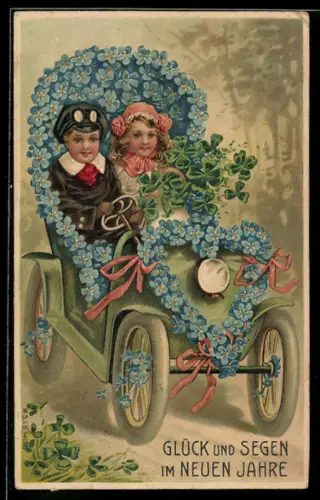AK Kinder in einem mit Vergissmeinnicht und Klee geschmücktem Auto, Blumenbild