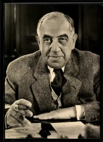 Foto-AK Portrait Ernst Reuter, Politiker der SPD, 29.7.1889 - 29.9.1953