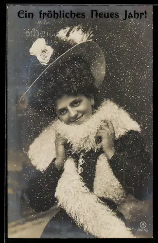 AK Lächelnde junge Frau mit Blumen am Hut, Fröhliches neues Jahr!