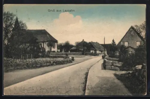 AK Lassahn, Strassenansicht mit Wohnhäusern