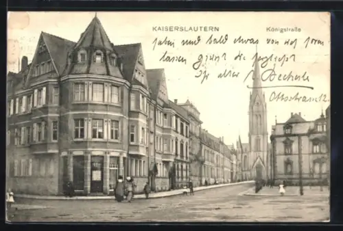 AK Kaiserslautern, Königstrasse mit Kirche und Fussgängern