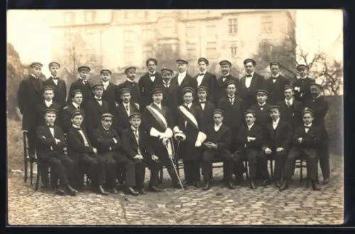 Foto-AK Idstein i. T., Gruppenbild von Studenten 1913