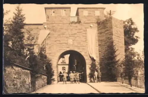 Foto-AK Siegen, Am Löhrtor mit Wächtern