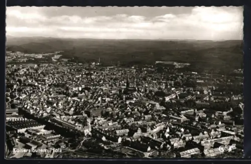 AK Kaiserslautern /Pfalz, Gesamtansicht der Stadt, Fliegeraufnahme