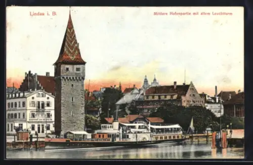 AK Lindau / Bodensee, Mittlere Hafenpartie mit altem Leuchtturm, Dampfer