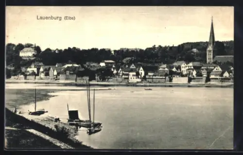 AK Lauenburg a. Elbe, Flusspartie mit Blick auf Ortsteil