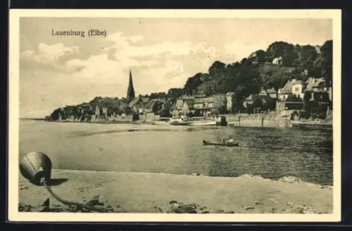 AK Lauenburg /Elbe, Stadtansicht mit Elbufer und Kirche