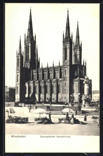 AK Wiesbaden, Evangelische Hauptkirche mit Marktständen