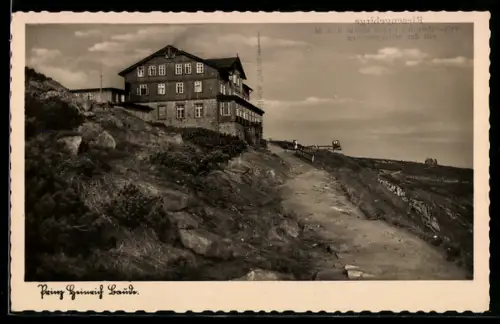 AK Prinz Heinrich-Baude im Riesengebirge, auf dem Weg zur Baude mit den Mittagssteinen