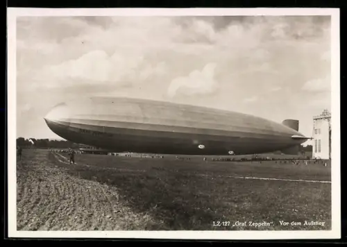 AK Graf Zeppelin vor dem Aufstieg