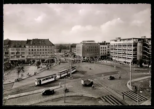 AK Kiel, Berliner Platz mit Geschäften und Strassenbahn