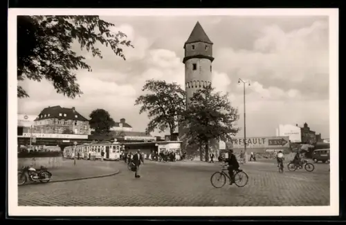 AK Frankfurt, Galluswarte mit Strassenbahn und Radfahrern