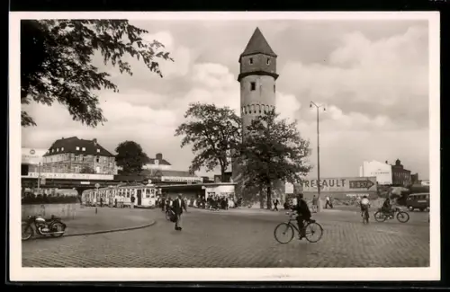 AK Frankfurt, Galluswarte mit Strassenbahn und Radfahrern