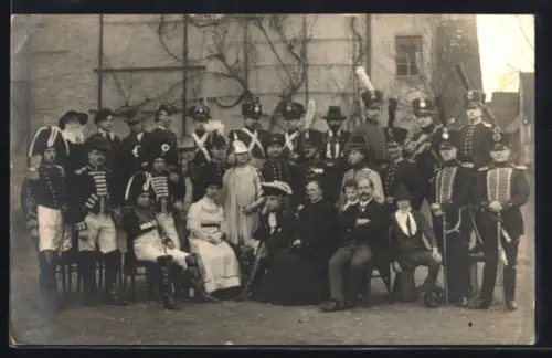 Foto-AK Schlüchtern, Heimatfest 1913, Gruppe in Kostümen