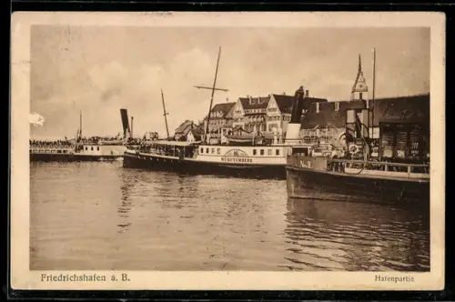 AK Friedrichshafen a. B., Bodensee-Raddampfer Württemberg im Hafen