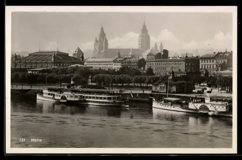 AK Mainz, Raddampfer Bismarck und Neptun festgemacht an der Kaimauer, Rhein