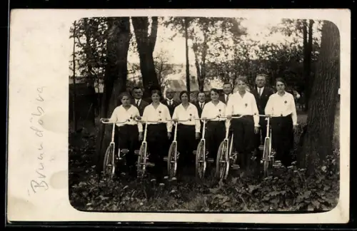 Foto-AK Brunndöbra, Kunstradfahr-Damen vom Radfahrverein Edelweiss Brunndöbra e.V.