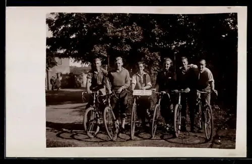 Foto-AK Jugendliche mit Fahrrad der 29. Jugend-Abteilung der Berliner Turnerschaft