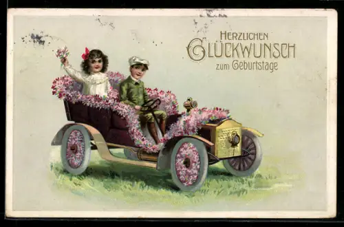 AK Mädchen und kleiner Kavalier im blumengeschmückten Auto