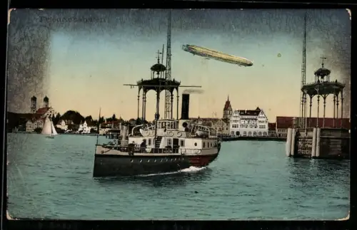 AK Friedrichshafen, Zeppelin über dem Hafen, im Vordergrund Raddampfer