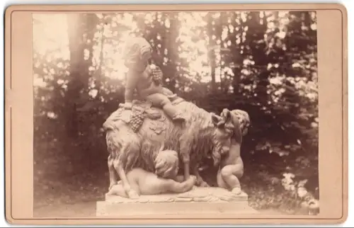 Fotografie unbekannter Fotograf, Ansicht Schwetzingen, Skulptur Bacchuskinder im Schlossgarten