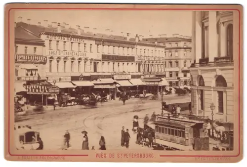 Fotografie A. Felisch, St. Petersburg, Ansicht St. Petersburg, Strassenpartie mit Pferdebahn