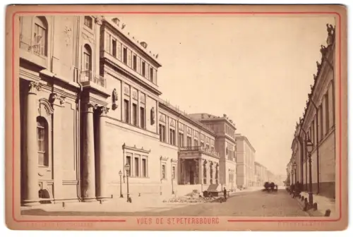 Fotografie A. Felisch, St. Petersburg, Ansicht St. Petersburg, Strassenpartie mit Eremitage
