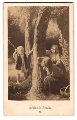 Fotografie unbekannter Fotograf und Ort, Spielende Kinder im Wald, nach einem Gemälde