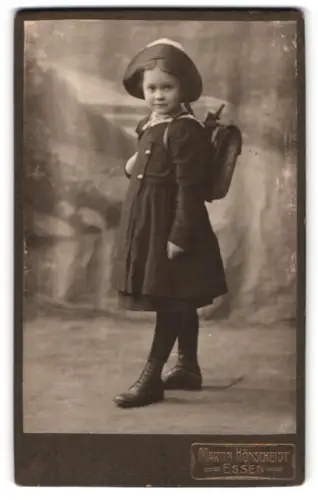 Fotografie Martin Hönscheidt, Essen, Rüttenscheiderstr. 50, Kind mit Schulranzen