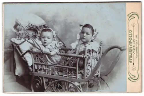 Fotografie Atelier Apollo, Zürich, Kasernenstr. 81, Zwei Kinder im Kinderwagen