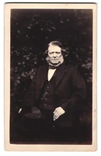 Fotografie R. Wilkinson, Trowbridge, Church Street, Porträt eines älteren Herrn