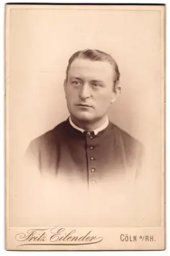 Fotografie Fritz Eilender, Cöln a. Rh., Porträt eines Geistlichen