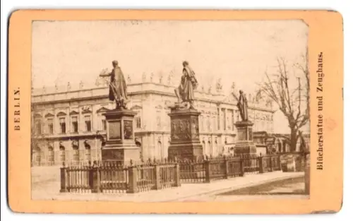 Fotografie unbekannter Fotograf, Ansicht Berlin, Blücherstatue am Zeughaus