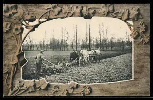 AK Bauer beim Pflügen auf dem Acker, Blätter-Rahmen