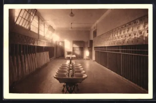 AK Giens, Plein-Soleil, Maison d`Enfants, Un Vestiaire