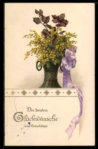AK Vase mit Blumenstrauss und violettes Gewinde, Geburtstagswünsche