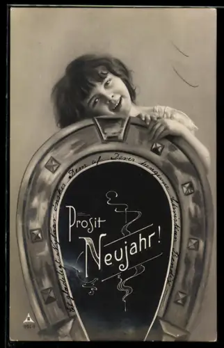 AK Mädchen und grosses Hufeisen, Neujahrswünsche