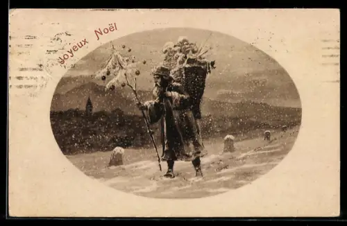 AK Weihnachtsmann läuft durch einen Schneesturm an einem Ort vorbei