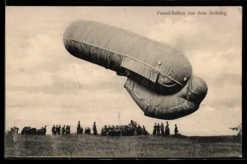 AK Deutscher Fesselballon an Seilen hängend