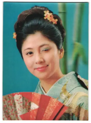 3D-AK Junge Geisha mit Fächer zwinkert in die Kamera