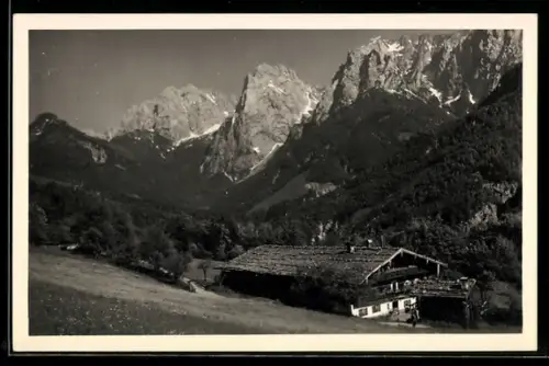 AK Kufstein /Kaisergebirge, Bergpanorama mit Alpengasthof Pfandlhof, Bes. Fam. Joh. Schwaighofer