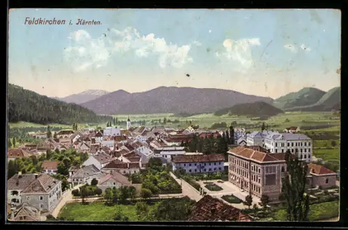 AK Feldkirchen i. Kärnten, Totalansicht mit Bergen aus der Vogelschau