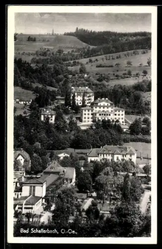 AK Bad Schallerbach /O.-Oe., Ortsansicht mit Hotels und Hügelpanorama