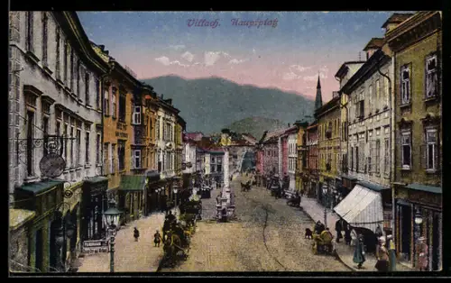 AK Villach, Hauptplatz mit Säule und Bergpanorama