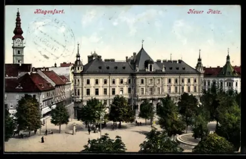 AK Klagenfurt, Neuer Platz, Platzansicht mit Brunnen und Turm