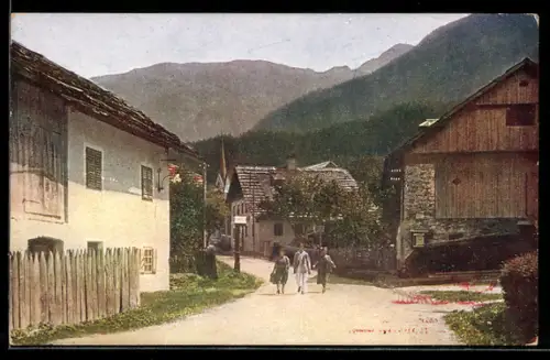 AK Mauthen, Dorfstrasse mit Häusern und Bergpanorama