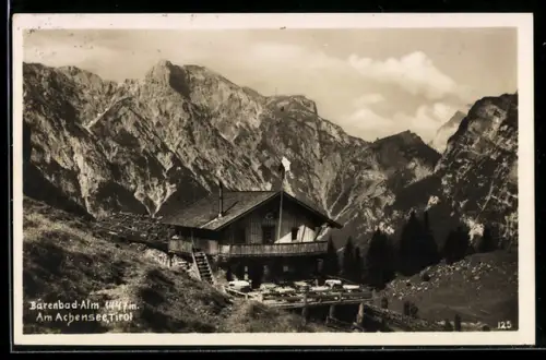 AK Bärenbad-Alm am Achensee, Berghütte mit Almterrasse und Bergpanorama