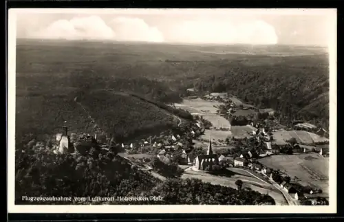 AK Hohenecken /Pfalz, Flugzeugaufnahme vom Hohenecken Platz